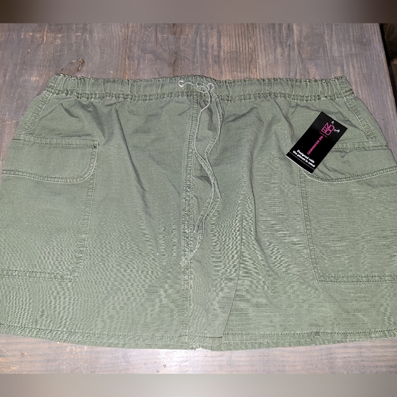 No Boundaries Dresses & Skirts - No Boundaries Green Drawstring Cargo Skirt NWT